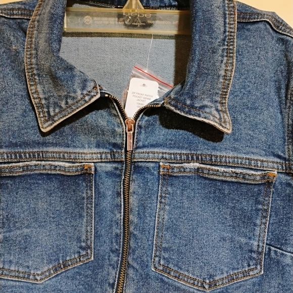 New With Tags Bebe Size Medium Women's Denim Zip Front Patch Pocket Jacket - Picture 8 of 12